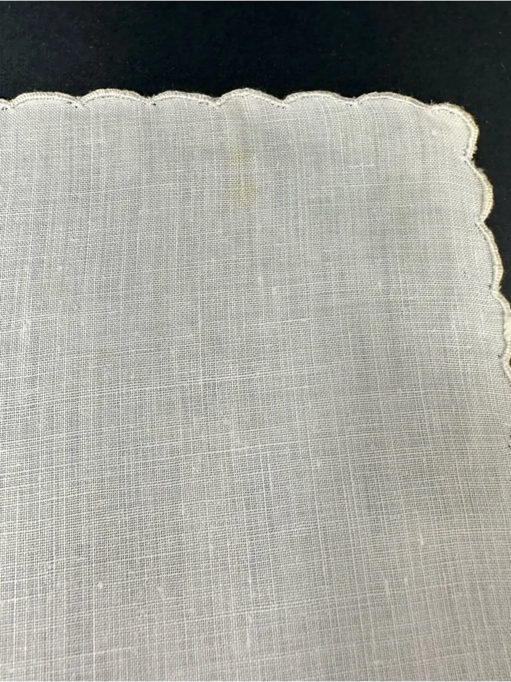 Vintage Linen Beige Floral Cut Out Scalloped (6) & Hand Embroided (4) Napkins A3